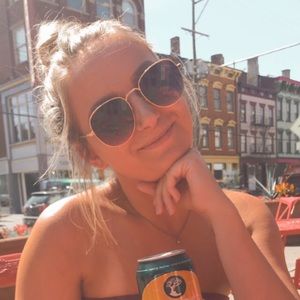 Meet your Posher, Paige